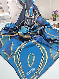 Armine Sura İpek Eşarp
